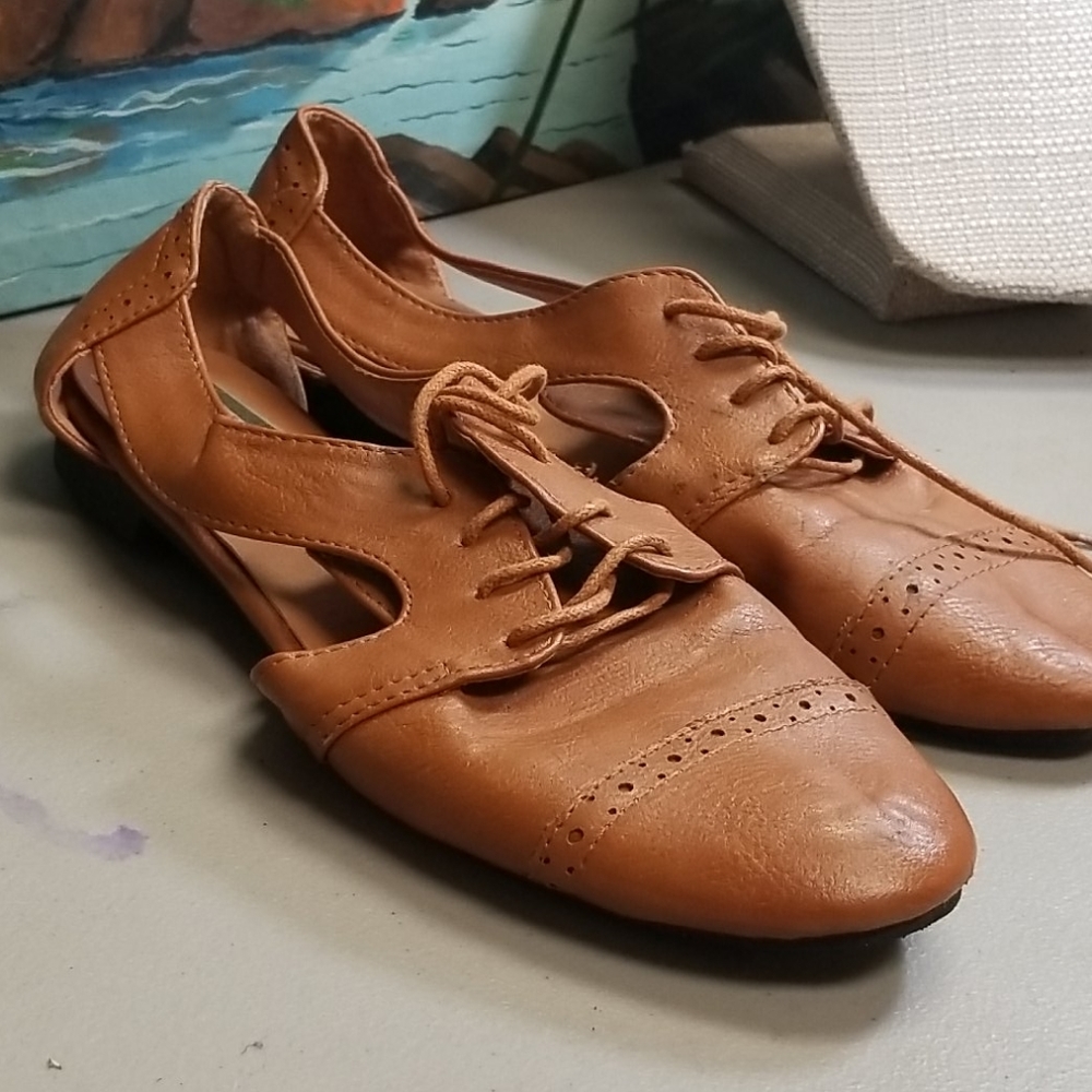 Easy pickins slip on women flats size 7.5
